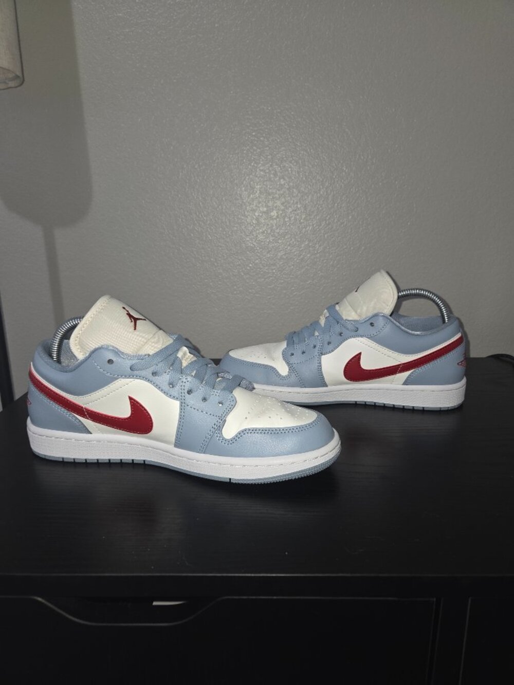 Air Jordan 1 Low Blue Whisper Dune Red Size 9
